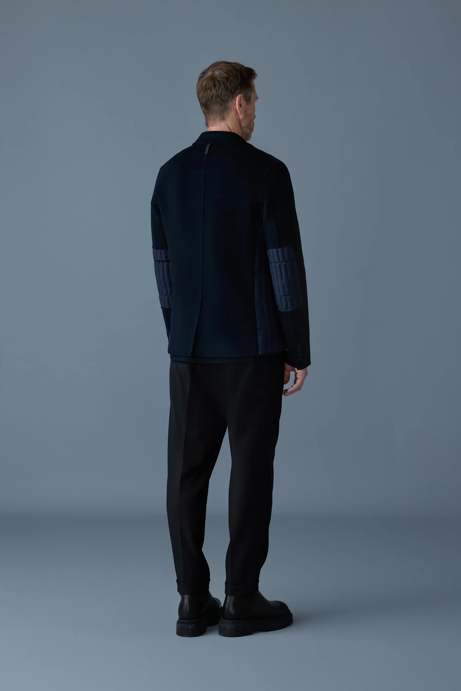 JOHN - Image 7