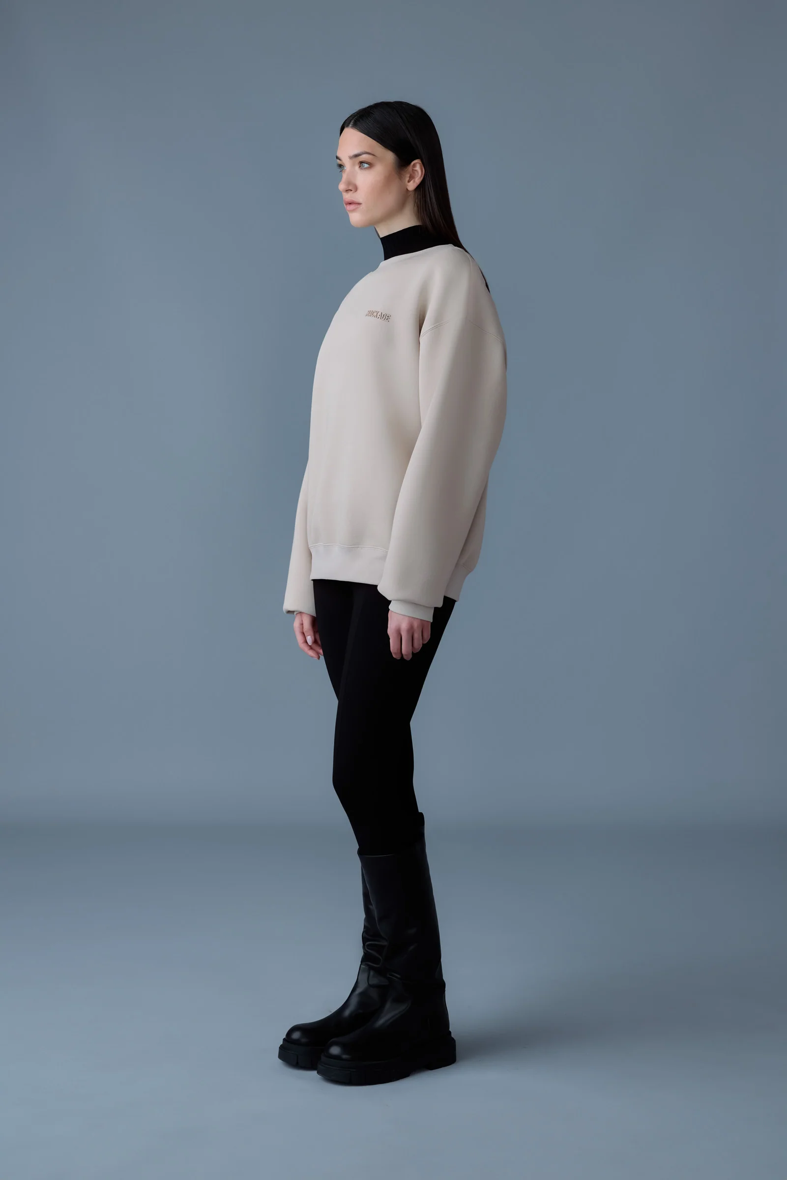 JULIAN - Image 33