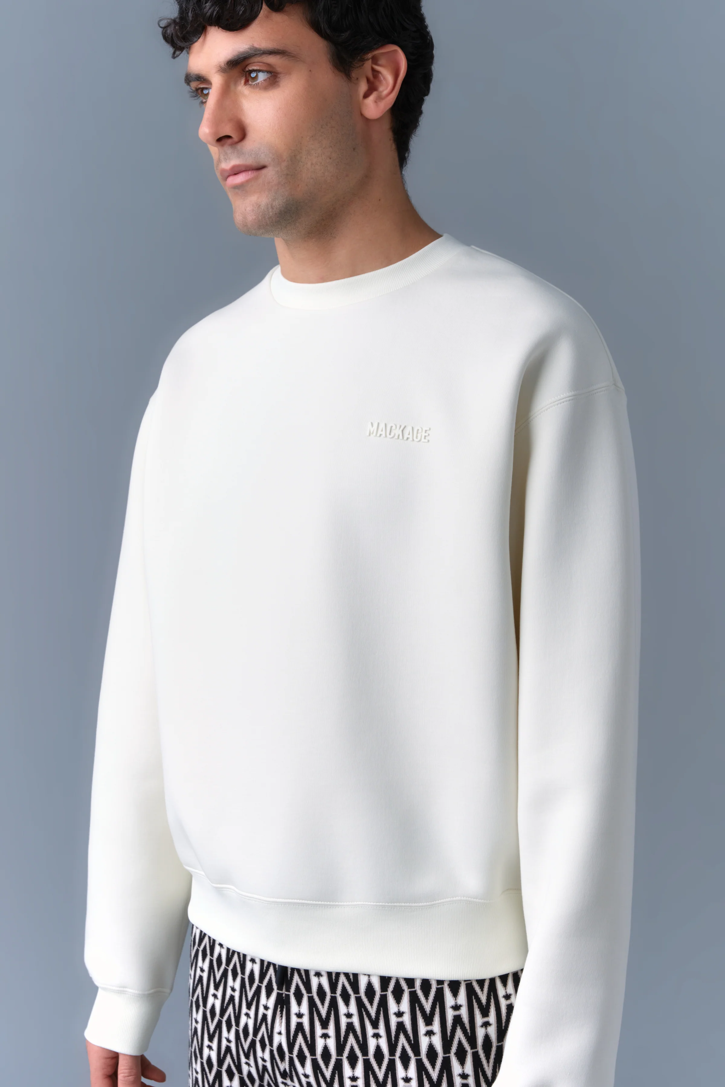 JULIAN - Image 74